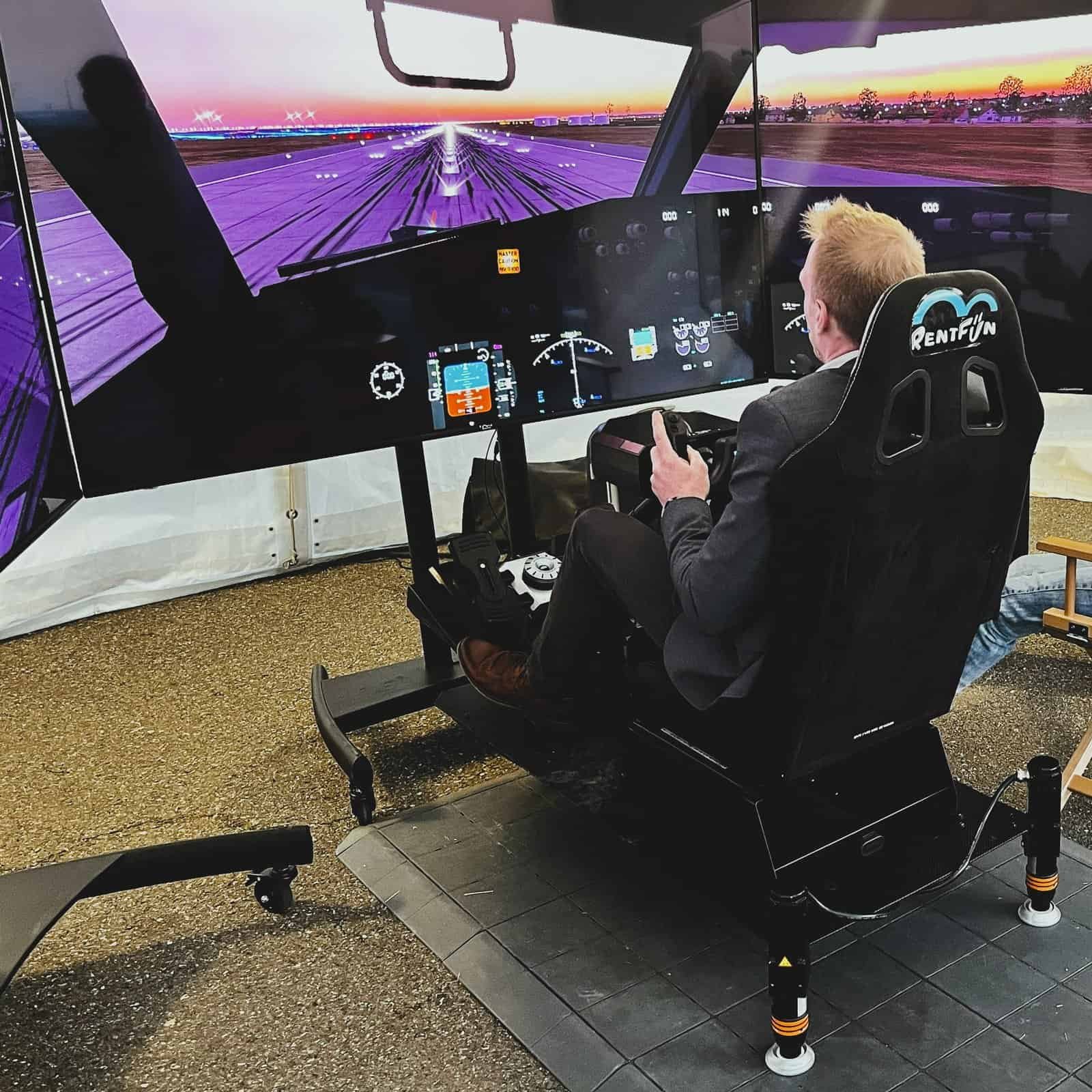 Flight Simulator rental in UK London. Rent flight simulators for company event with support
