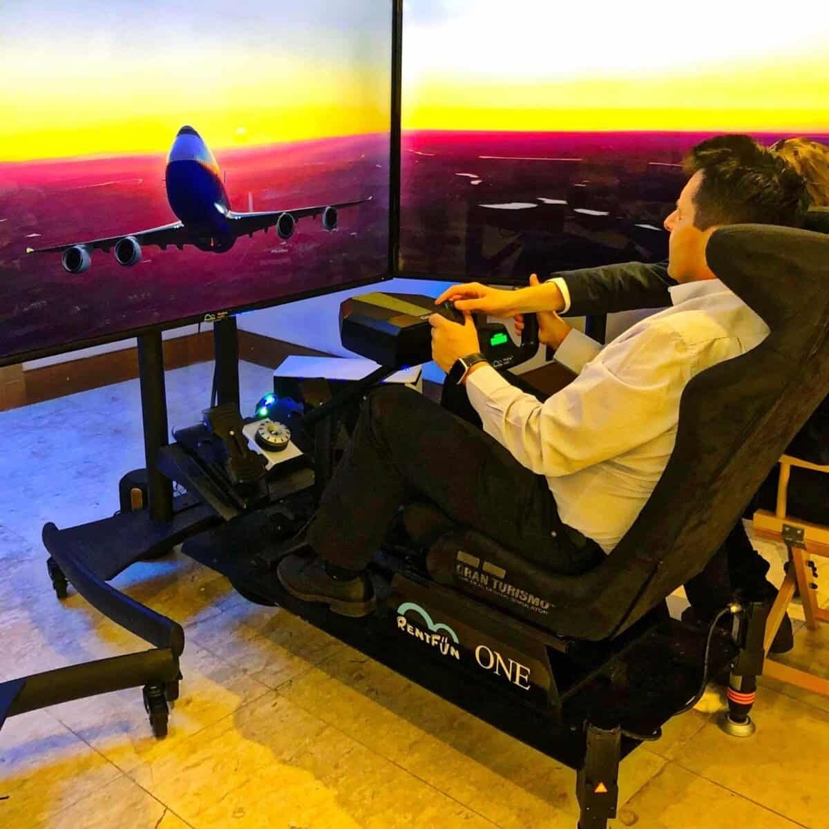 RoarFun Clients Hewlett Packard Enterprise immersive aeroplane simulator at the local 5 star hotel airport