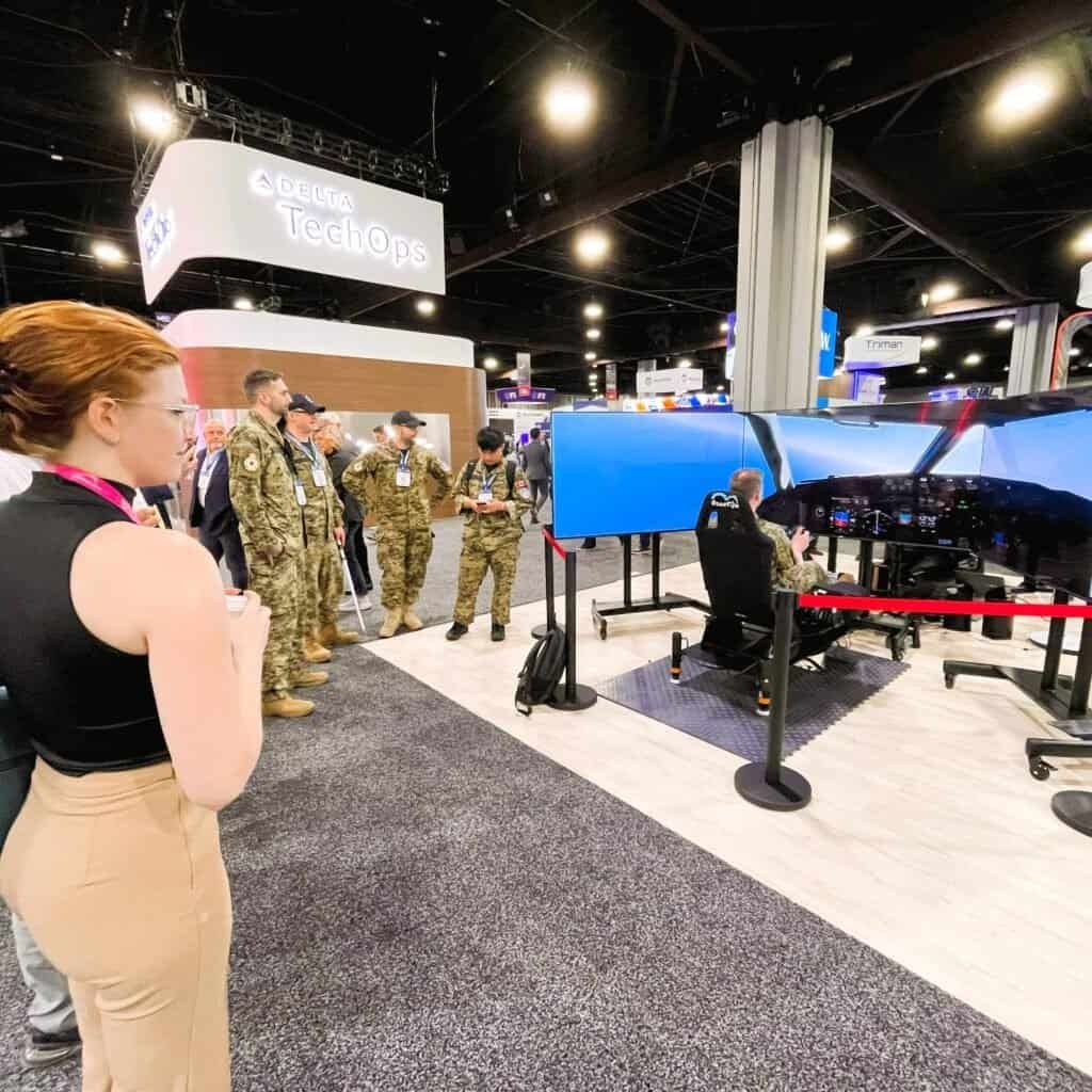 Motion flight simulator to rent with visitors for our client in the USA, New York.